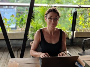 00100dPORTRAIT_00100_BURST20180509165655456_COVER